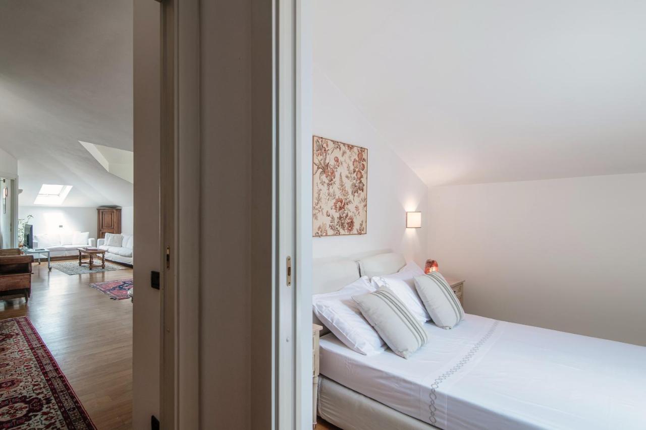 I D'A Charming Penthouse - Lake View- Como- House-130 Mt-2 Double Bedrooms And 2 Double Bathrooms A Spacious Living Room-Full Equipped Kitchen-Private Garden And Terrace-Private Covered Parking 외부 사진